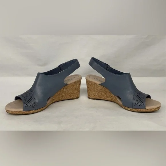 Clarks Women’s Lafley Joy Blue Grey Leather Wedge Strap Sandals Size 7.5W NEW - Picture 3 of 8